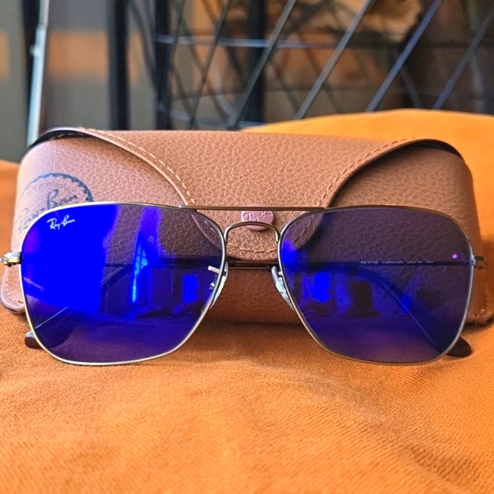 RARE Ray-Ban Caravan Sunglasses with Bronze Metal Frame And Purple/Blue Lenses